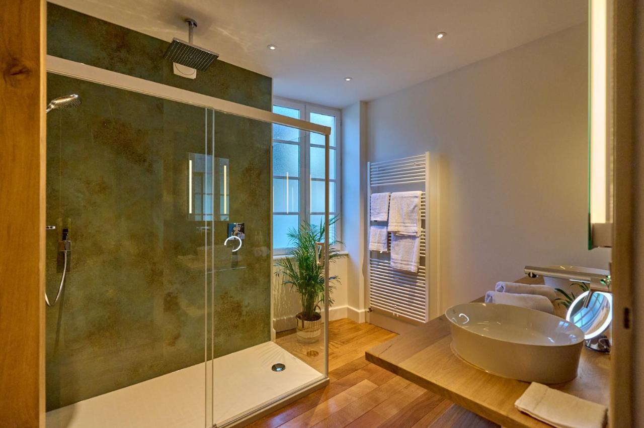 Appartement Montagnon - Les Suites Du Palais - Classe 4 Etoiles, Parking Prive, Vue Cathedrale, 3 Chambres, Primo C0Nciergerie Nevers Dış mekan fotoğraf