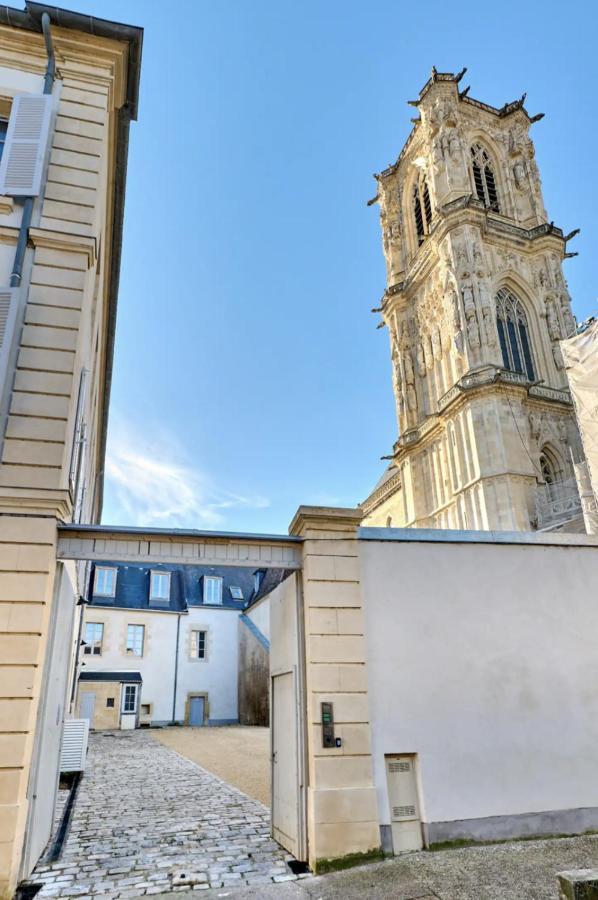 Appartement Montagnon - Les Suites Du Palais - Classe 4 Etoiles, Parking Prive, Vue Cathedrale, 3 Chambres, Primo C0Nciergerie Nevers Dış mekan fotoğraf