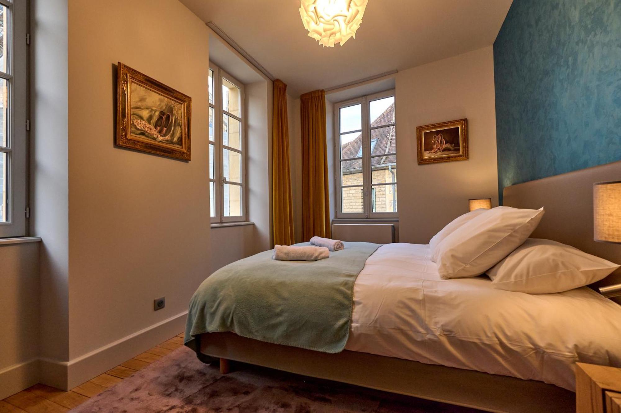 Appartement Montagnon - Les Suites Du Palais - Classe 4 Etoiles, Parking Prive, Vue Cathedrale, 3 Chambres, Primo C0Nciergerie Nevers Dış mekan fotoğraf