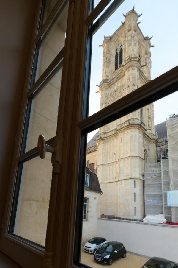Appartement Montagnon - Les Suites Du Palais - Classe 4 Etoiles, Parking Prive, Vue Cathedrale, 3 Chambres, Primo C0Nciergerie Nevers Dış mekan fotoğraf